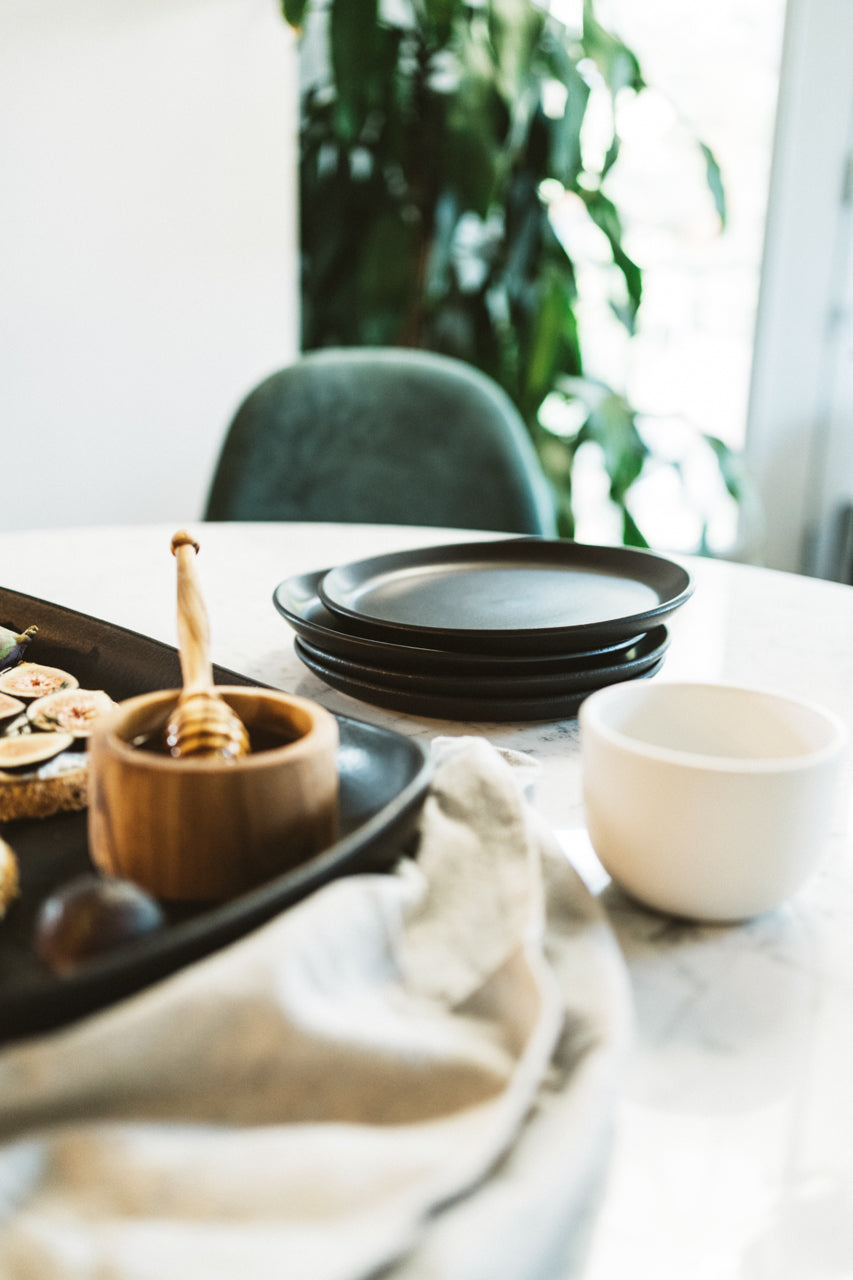 Stoneware Flat Dessert Plate - Black