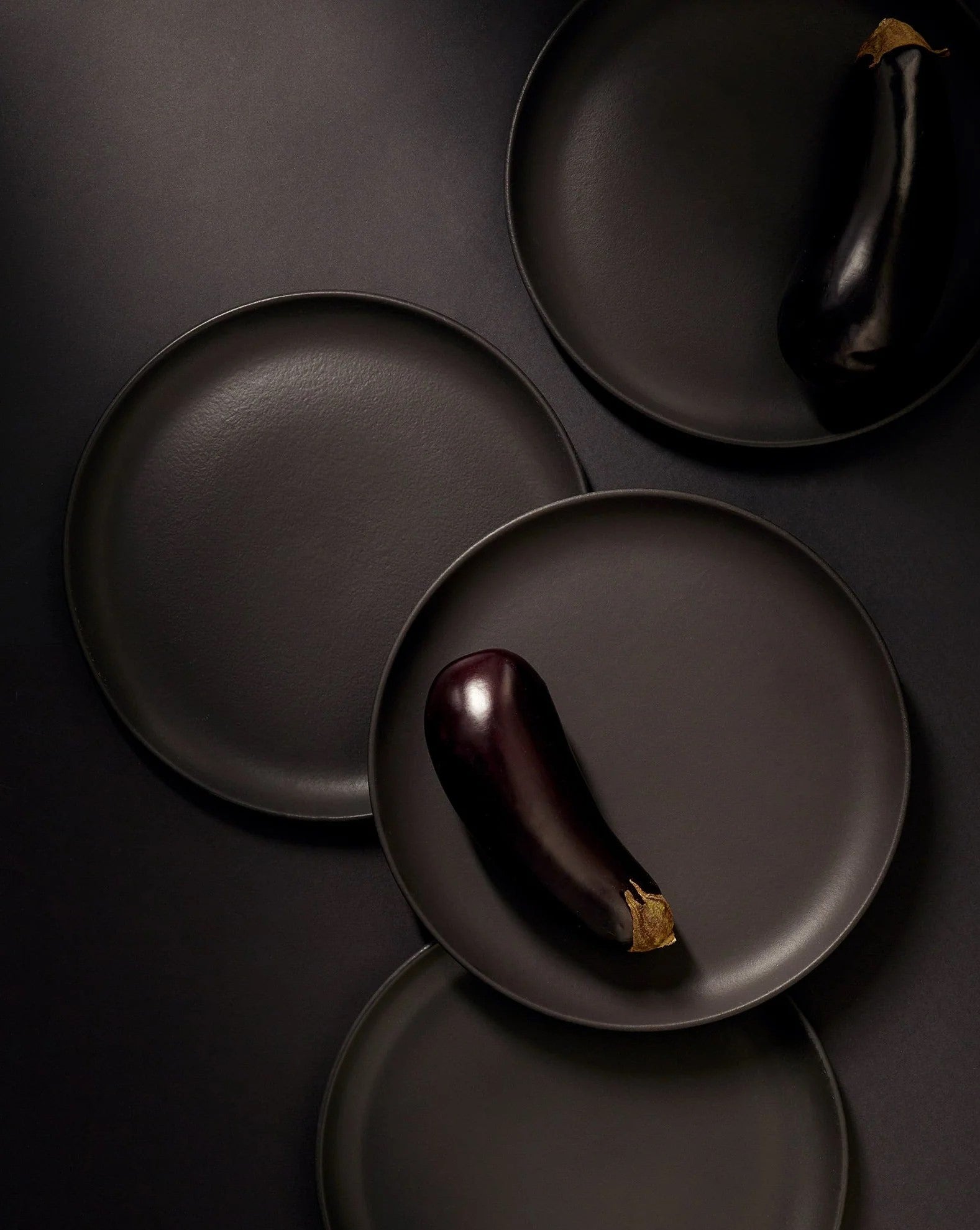 Stoneware Flat Dinner Plate - Black
