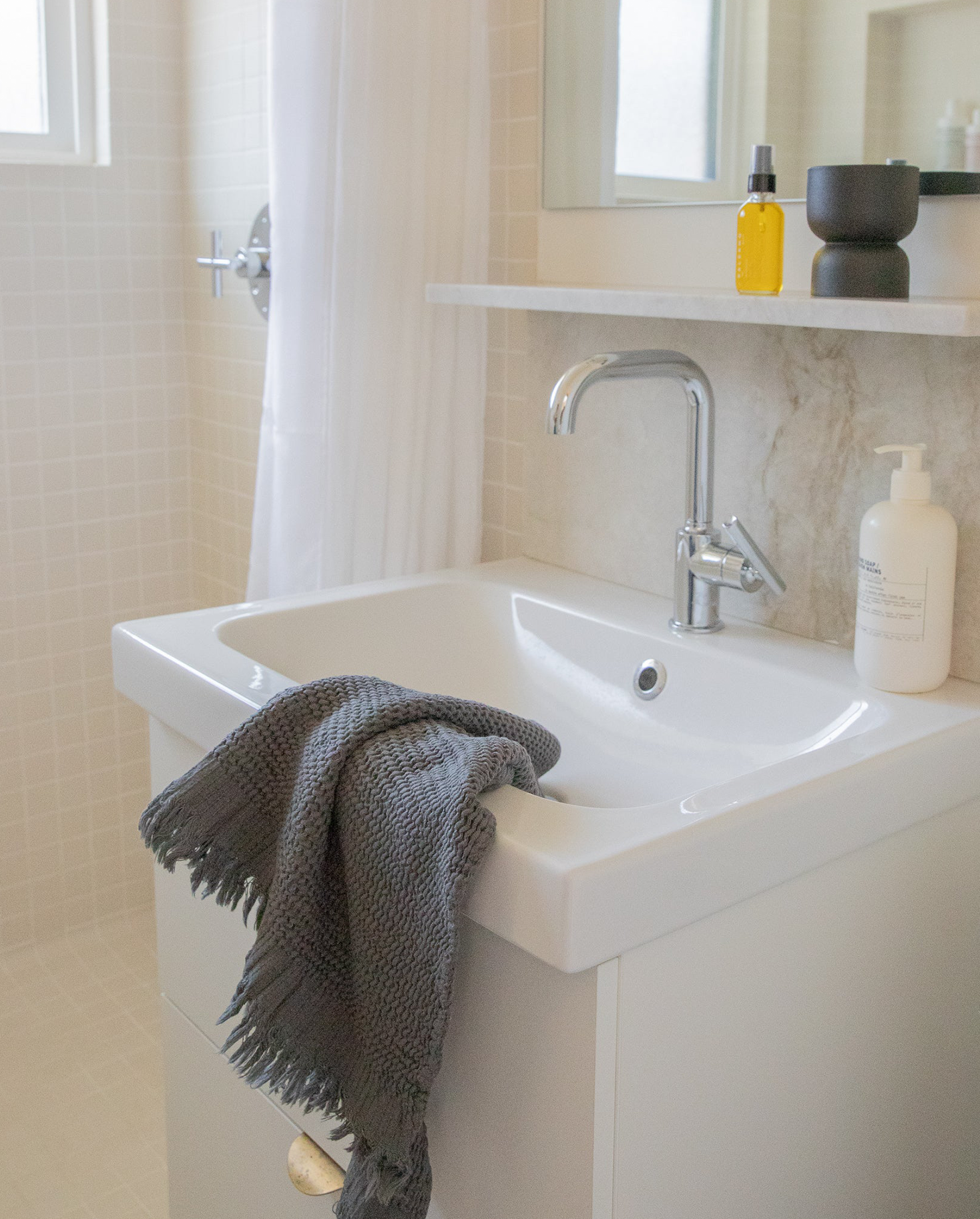 Ella Waffle Bath Towel - Anthracite