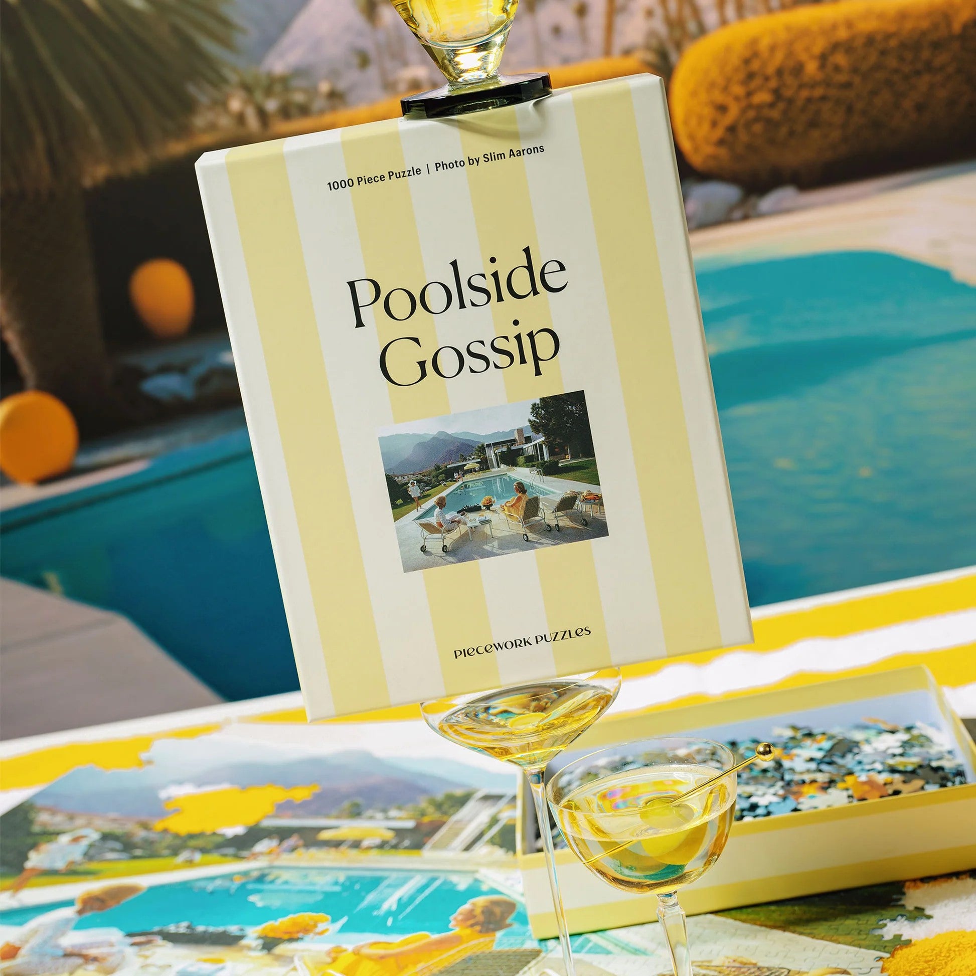 1000 Piece Puzzle - Poolside Gossip