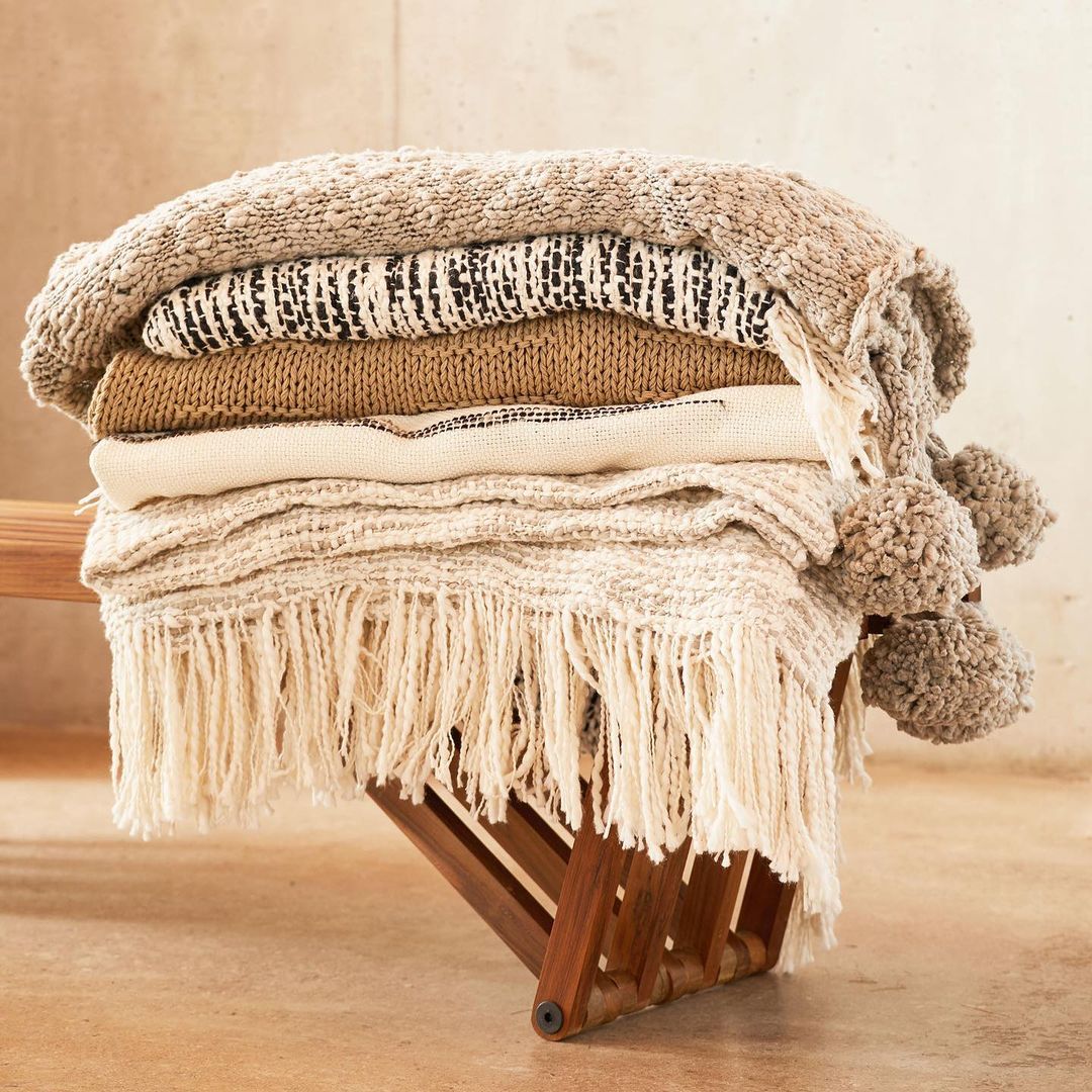 Aurora Throw - Black