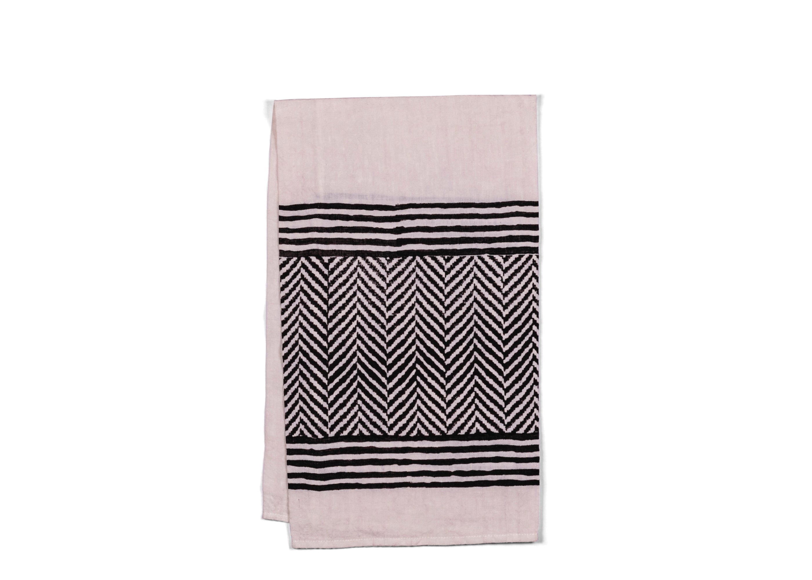 A chic and functional addition to your kitchen and table, the black chevron tea towel combines style and practicality.
