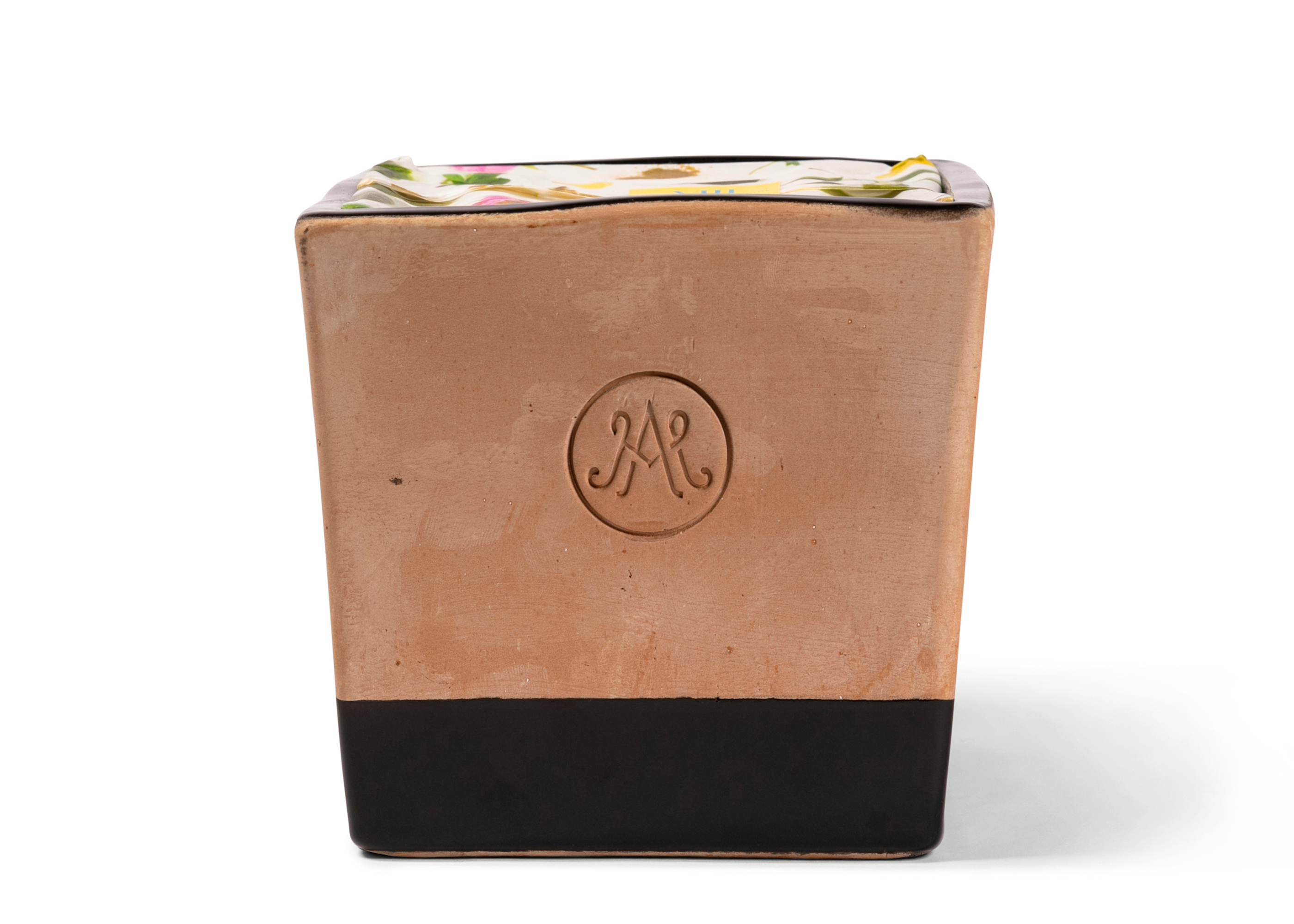 Terracotta Outdoor Candle - Lys Magicus Black (IX)