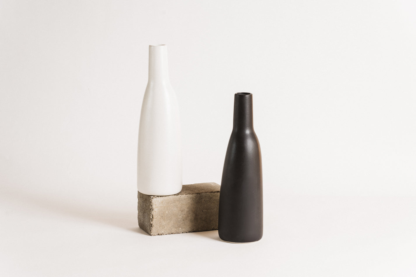 Stoneware Carafe Dadasi - White